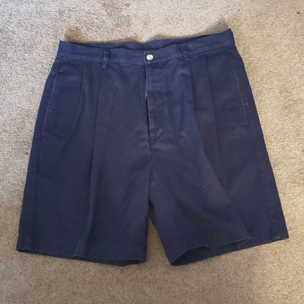 Izod shorts, waist 34, navy